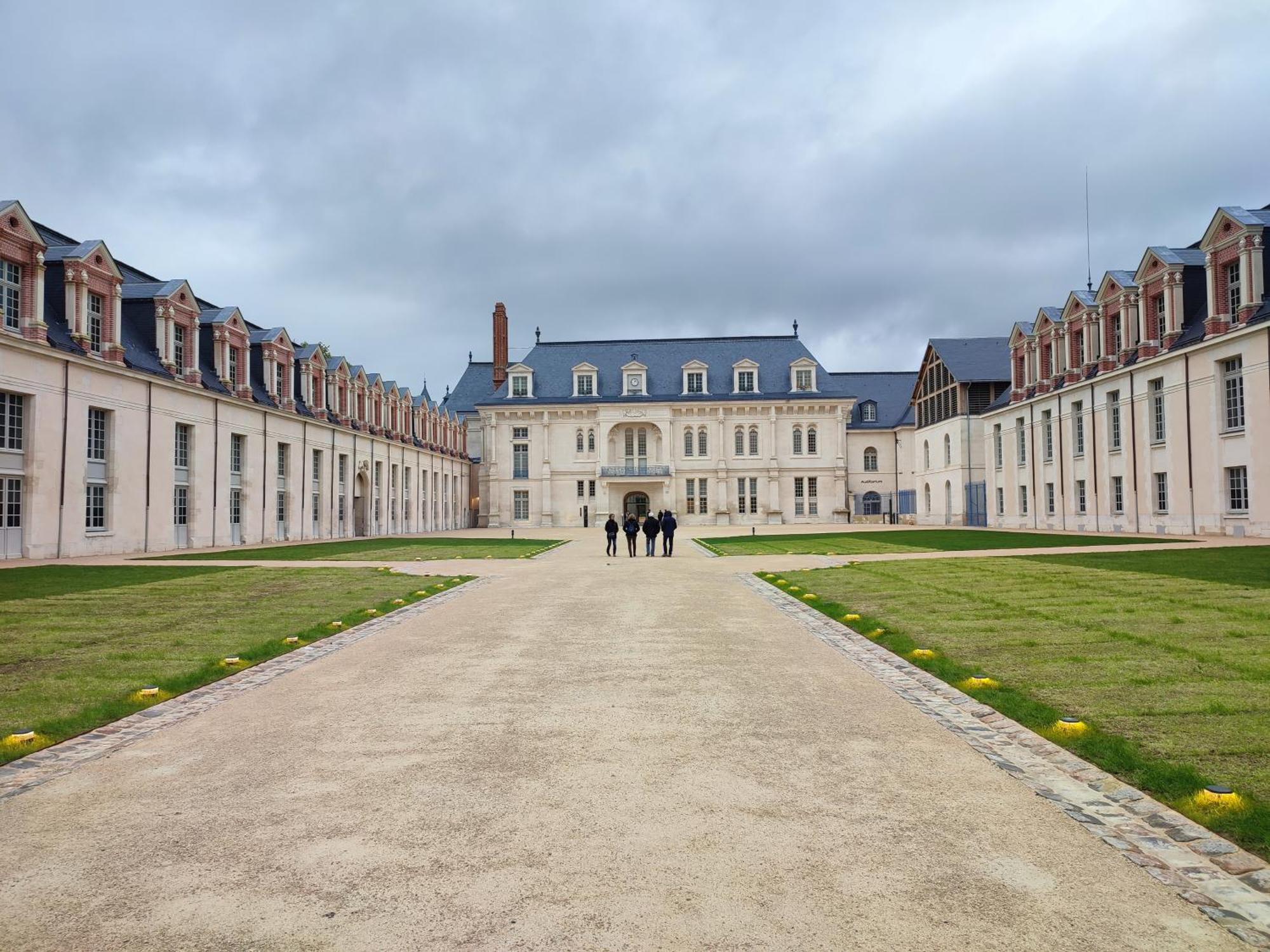 Appartement Vintage Avec Vue Sur Le Chateau Pierrefonds Exterior photo